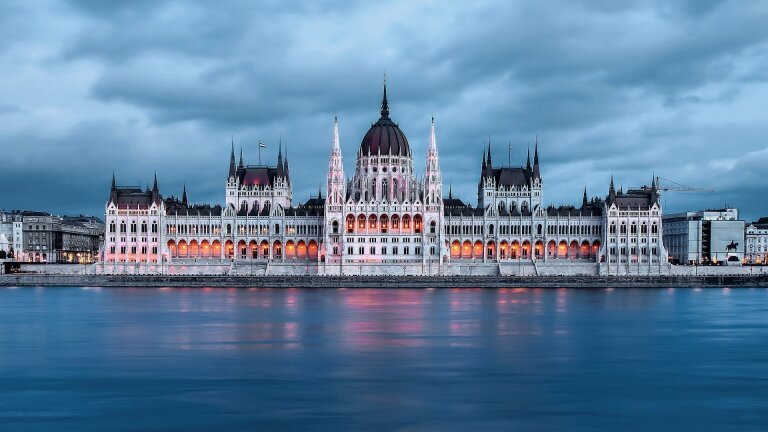budapest-orszaghaz-31355012995
